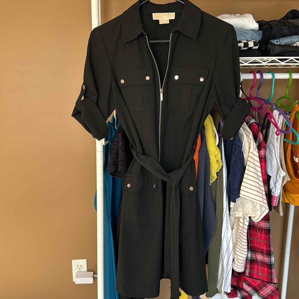 MICHAEL KORS BLACK DRESS WITH BELT.